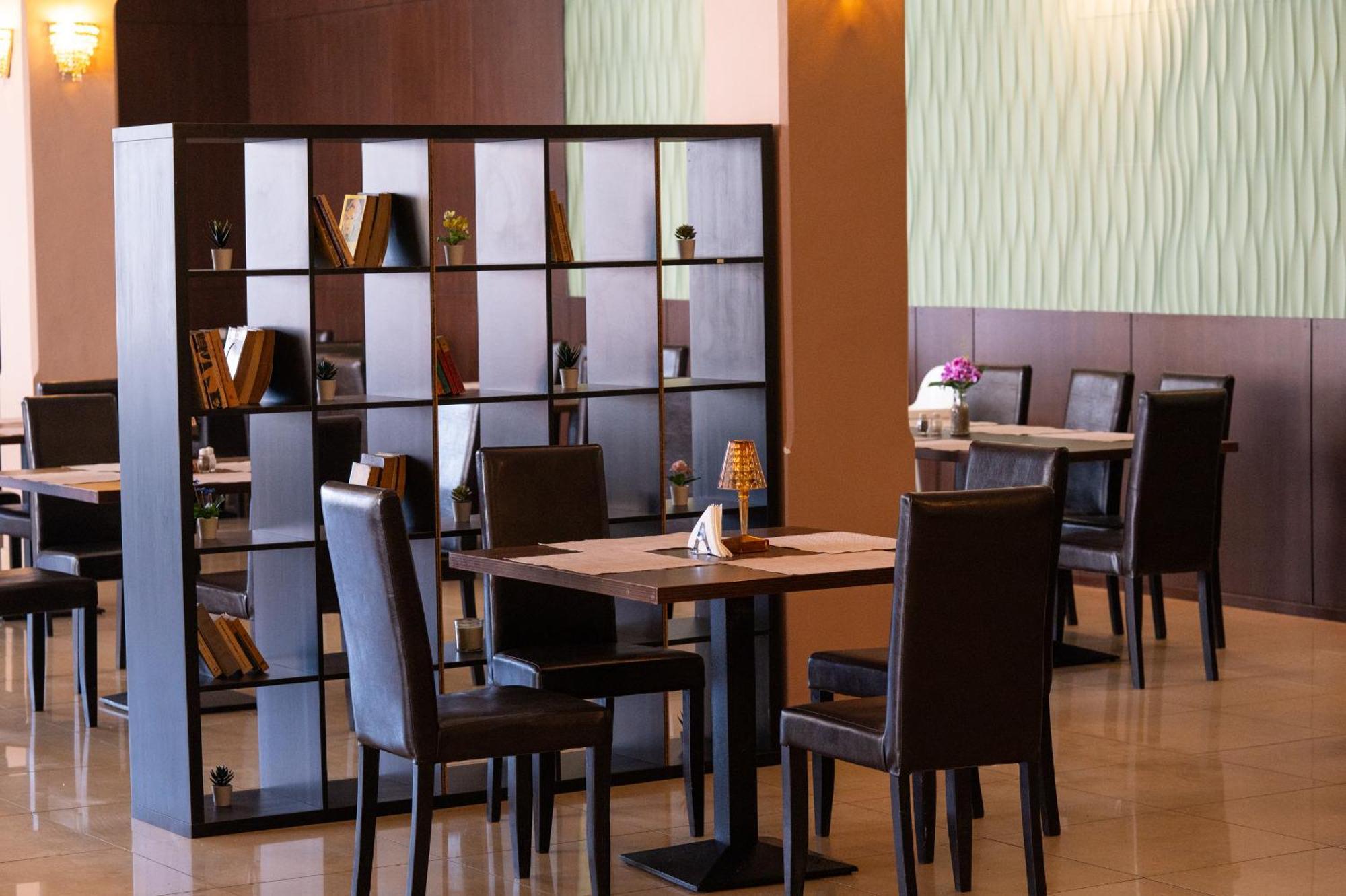Hotel Ambasador مامايا المظهر الخارجي الصورة